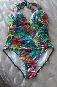 👙One piece swimming suit. Size 10